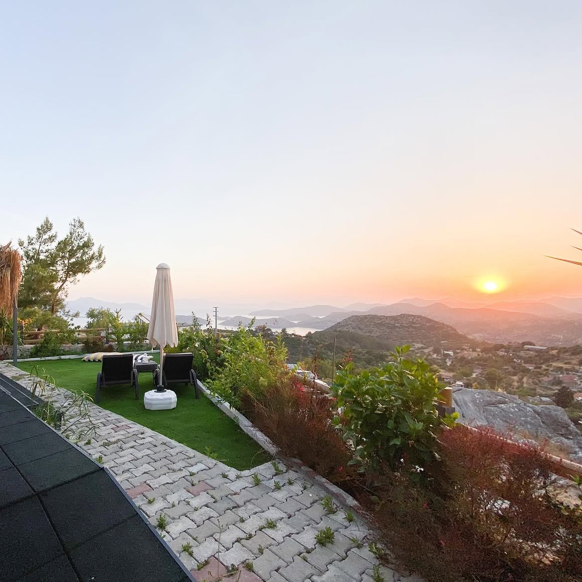 Hillside Söğüt